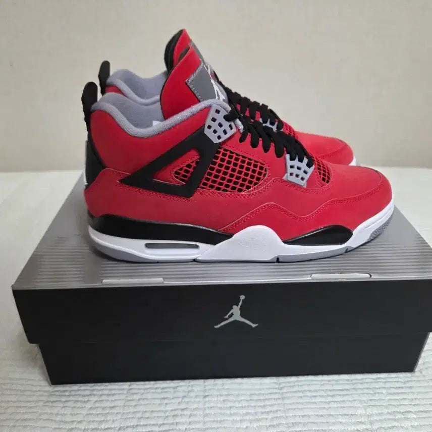 [BUNJANG] Nike Jordan 4 Toro Bravo Fire Red Black Size 275 / 나이키 조던 4 토로 브라보 파이어 레드 앤 블랙 2026 275 사이즈