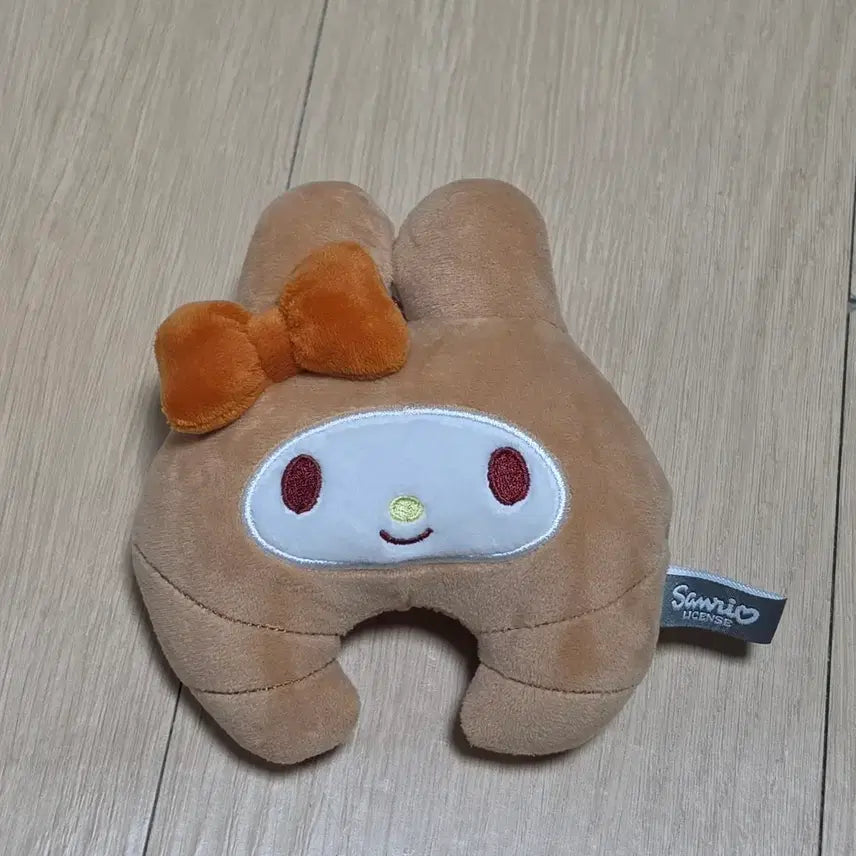 [BUNJANG] Sanrio Bakery Croissant My Melody Plush Keychain / 산리오 베이커리 빵 인형 키링 마이멜로디 크로아상