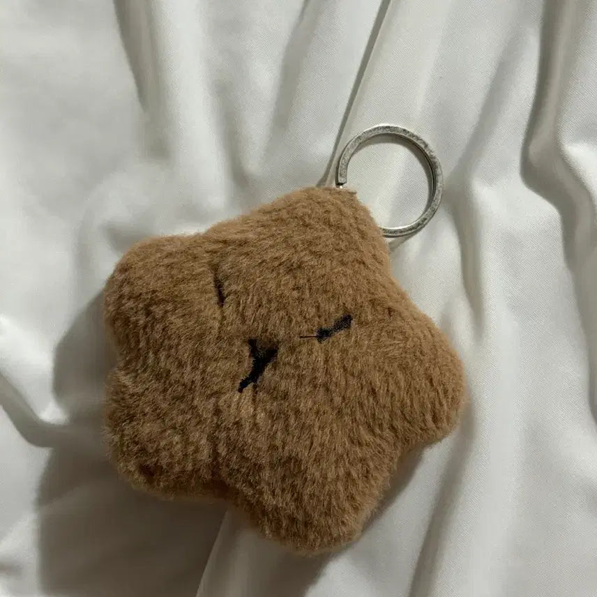 [BUNJANG] Capybara Star Plush Keychain with Squeaker / 카피바라 별 키링인형(삑삑이 소리)