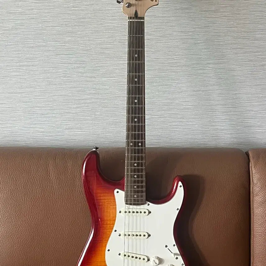 [BUNJANG] Squier Fender Stratocaster Electric Guitar / 스콰이어 팬더 스토라캐스터   일렉기타
