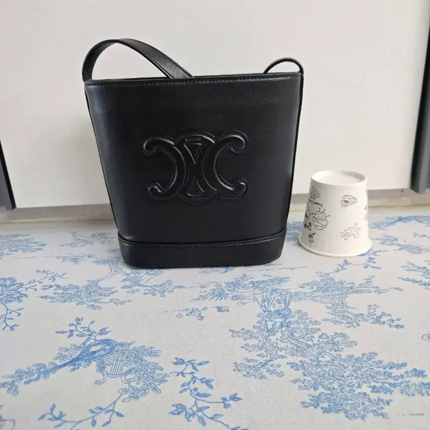 [BUNJANG] High-Quality Style Triomphe Bucket Bag - Black / 고퀄 스타일 트리옹프 버킷백 블랙(단순디피)