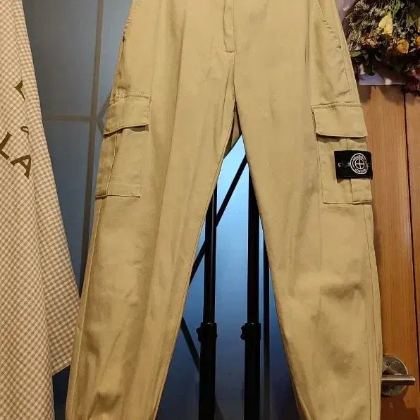 [BUNJANG] London Religion Cargo Pants Beige / London-Religion Cargo-style pants