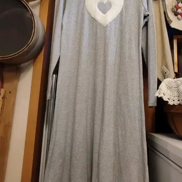 [BUNJANG] Gray Heart Applique Long Dress / Dally look - Ops