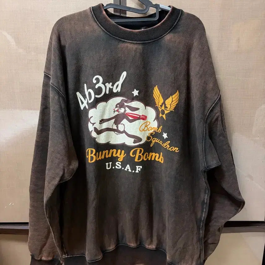[BUNJANG] Outstanding Bunny Bomb Sweatshirt Vintage Black / 아웃스탠딩 bunny bomb 맨투맨 빈티지 블랙