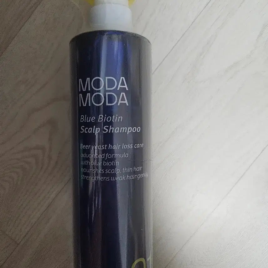 [BUNJANG] Moda Moda Blue Biotin Hair Loss Shampoo 300ml / 모다모다 블루 비오틴 탈모샴푸 300ml