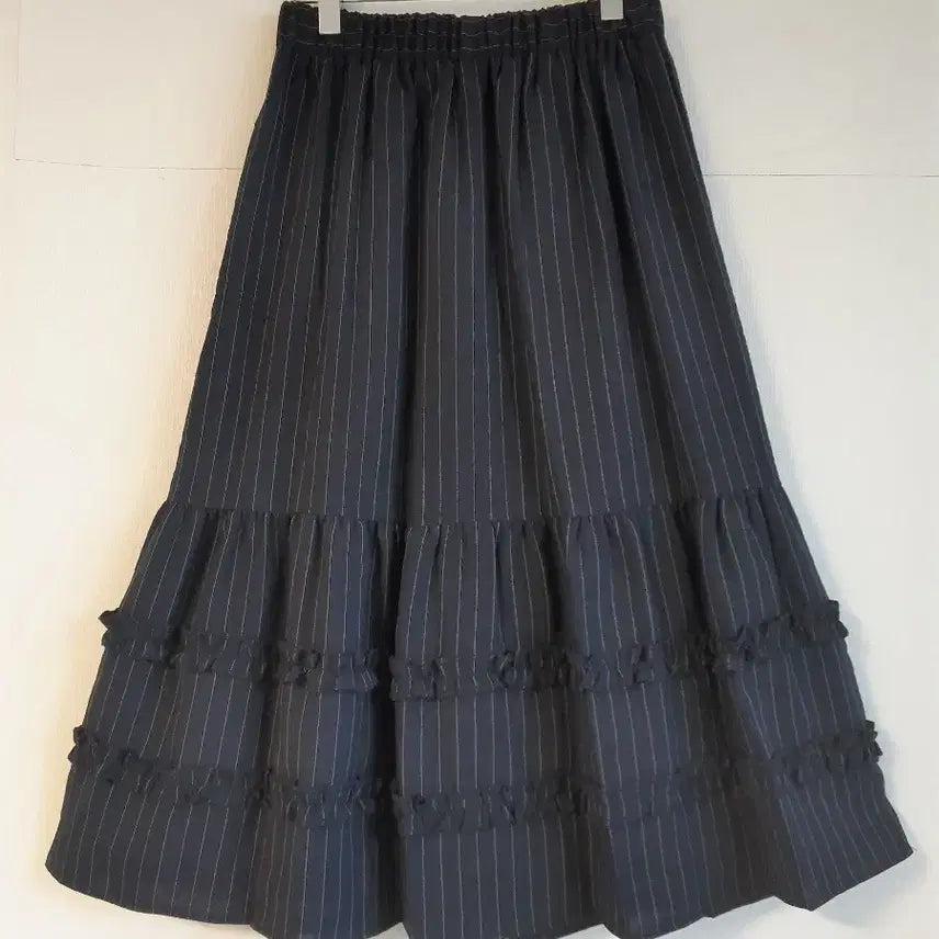 [BUNJANG] Handmade Navy Striped Ruffle Midi Skirt / 진곤색미디프릴캉캉스커트