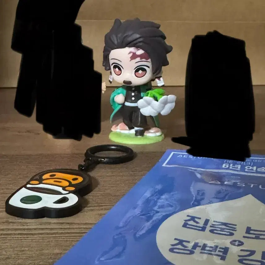 [BUNJANG] Starbucks x BAPE Keychain + Astra Mask Pack / 스타벅스 베이프 키링+에스트라 마스크팩 1장 판매합니다.