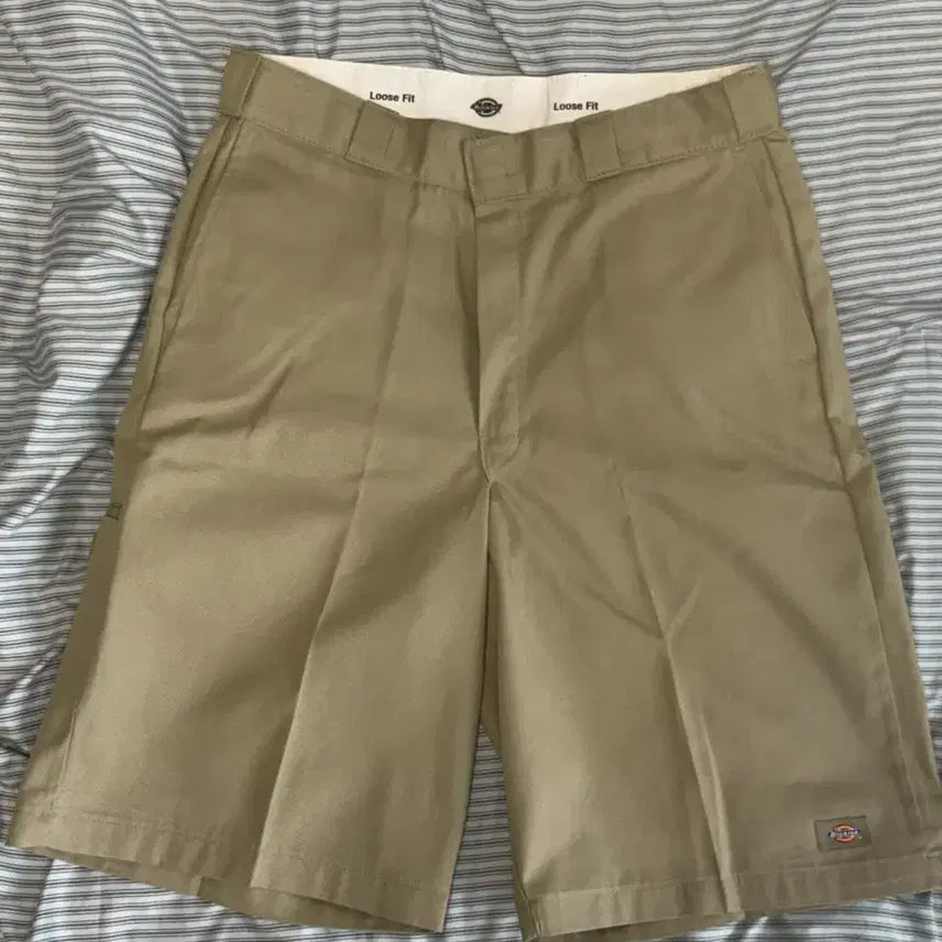 [BUNJANG] Dickies Loose Fit Work Bermuda Shorts / [디키즈] 루즈핏 워크팬츠 버뮤다 36