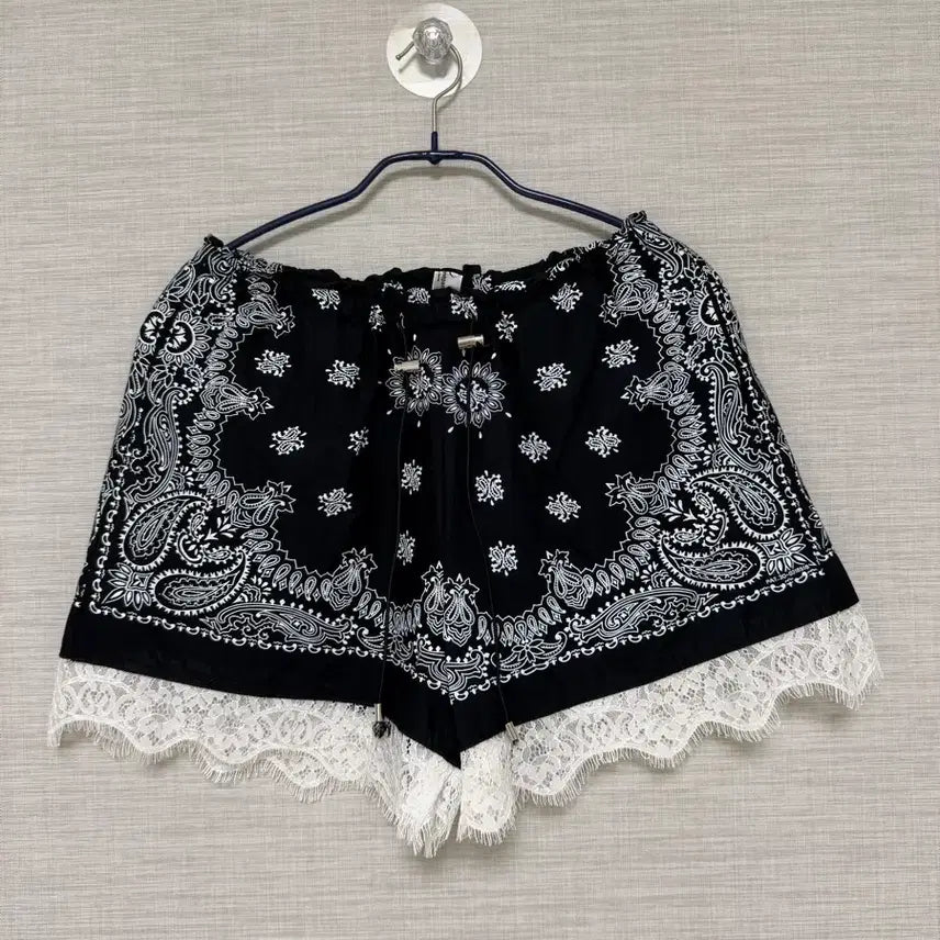 [BUNJANG] Afterhomeparty Bandana Lace Shorts / 애프터홈파티 반다나 레이스 반바지