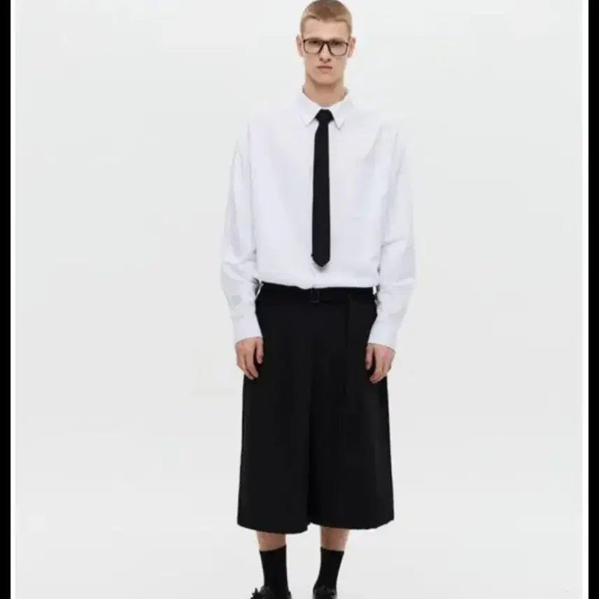 [BUNJANG] DNSR Belted Bermuda Slacks Black / DNSR 벨티드 버뮤다 슬랙스