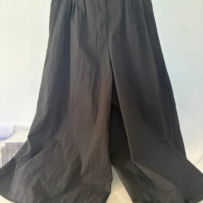[BUNJANG] Kim Seo Ryong Black Wide Pintuck Pants / Kim seo ryong 블랙 와이드 핀턱 바스락 팬츠 85(55