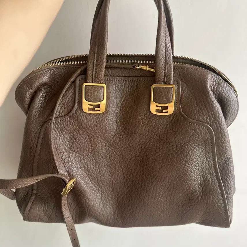 [BUNJANG] Fendi Etoupe Leather Chameleon Duffle Tote Bag (Shoulder Bag) / (정품) 펜디 에토프레더금장 카멜레온 더플라지 토트백(숄더겸용)