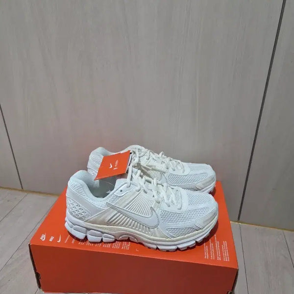 [BUNJANG] Nike Zoom Vomero 5 Sneakers / 미시착새상품)) 나이키 줌보메로5 운동화 240