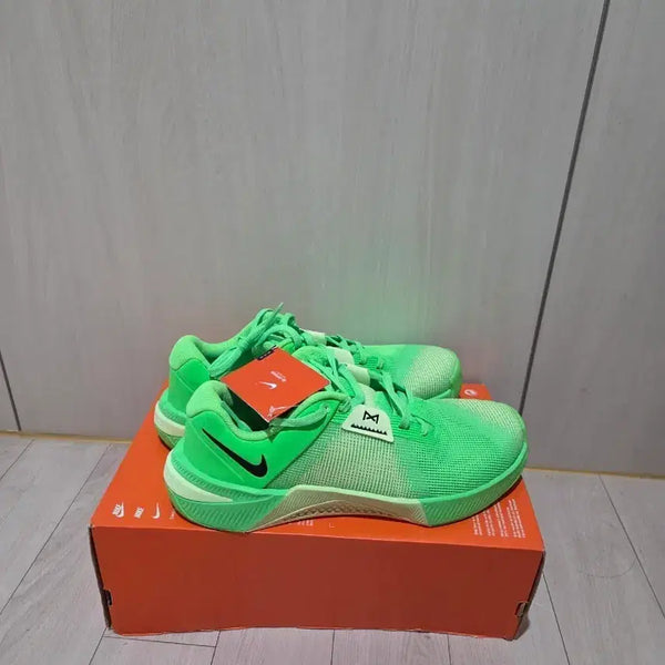 [BUNJANG] Nike Metcon 10 / 미시착새상품)) 나이키 메트콘10   260  265