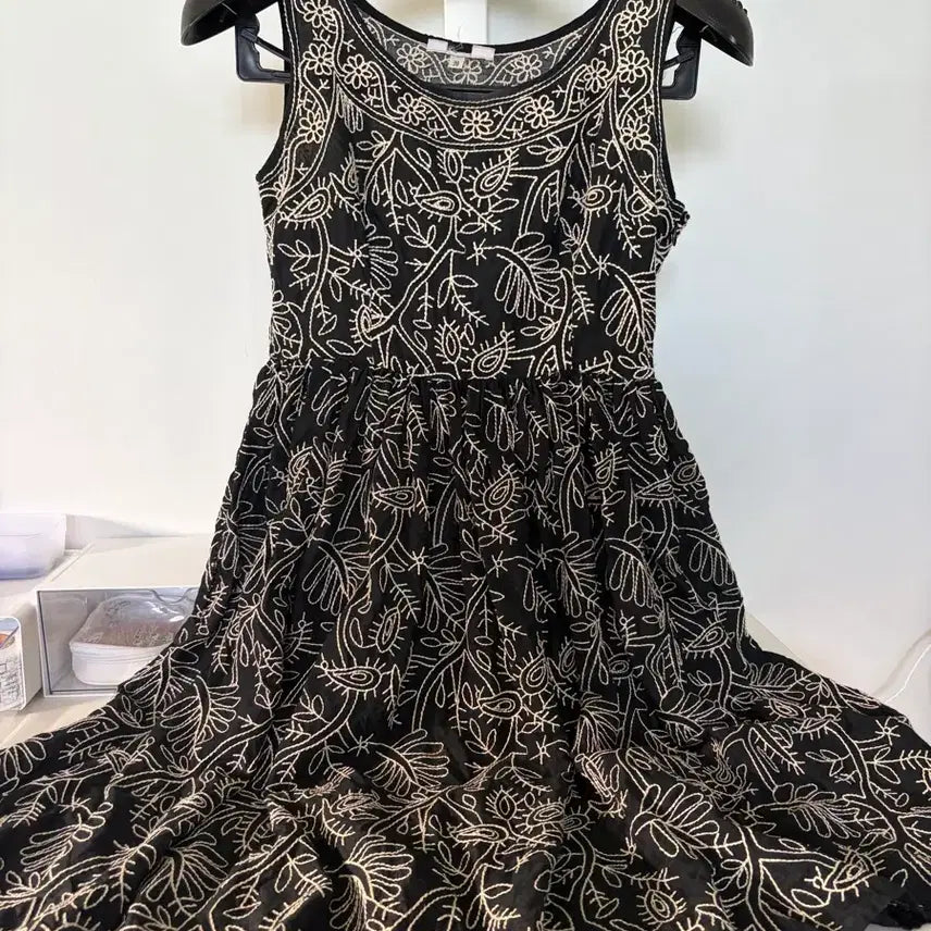 [BUNJANG] Silk Embroidered Dress Black / 실크 자수 원피스 38