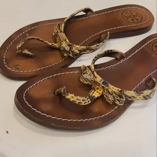 [BUNJANG] Tory Burch Brown Snakeskin Patterned Sandals / 브라운 색상의 토리버치 샌들 슬리퍼