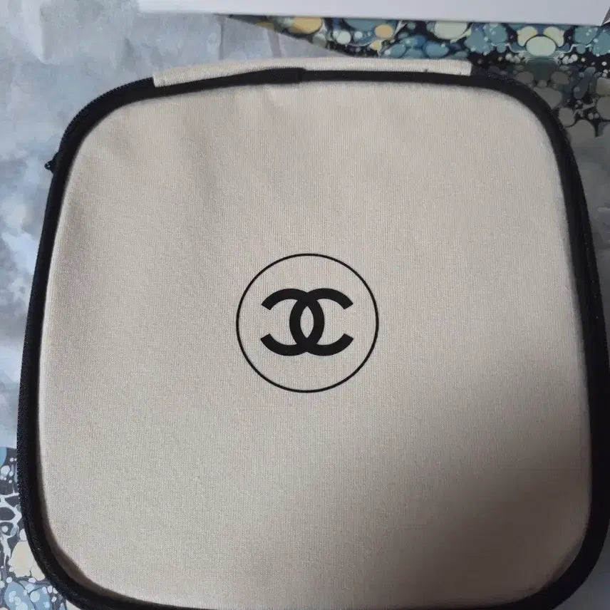 [BUNJANG] Chanel Cosmetic Beauty Pouch / 샤넬 베이지 코스메틱 뷰티 파우치