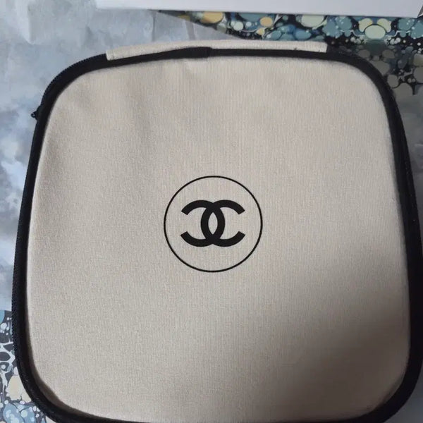[BUNJANG] Chanel Cosmetic Beauty Pouch / 샤넬 베이지 코스메틱 뷰티 파우치