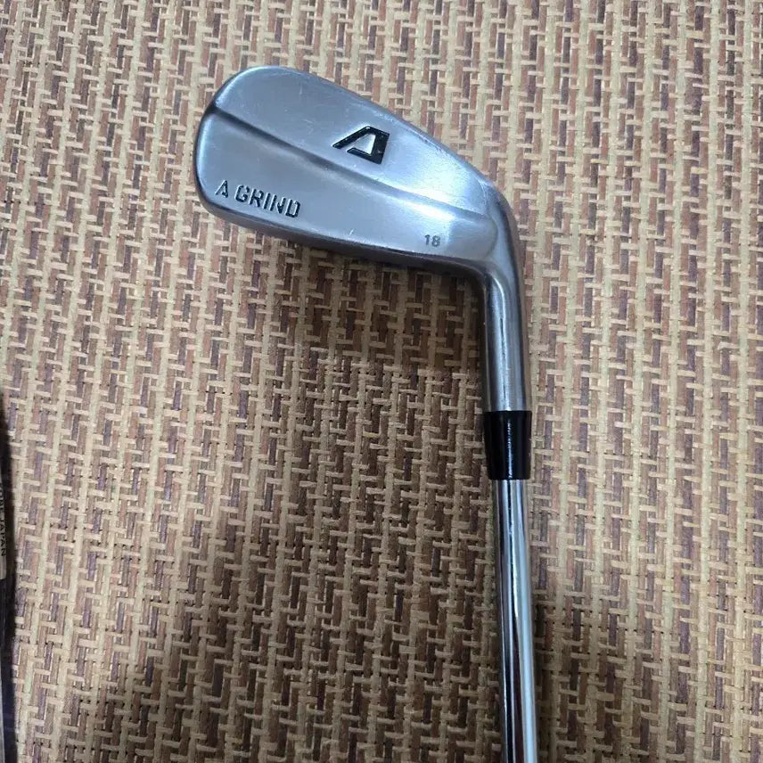 [BUNJANG] A GRIND Driving Iron 2 Iron 18 Degree / A GRINED  드라이빙 아이언 2번 18도