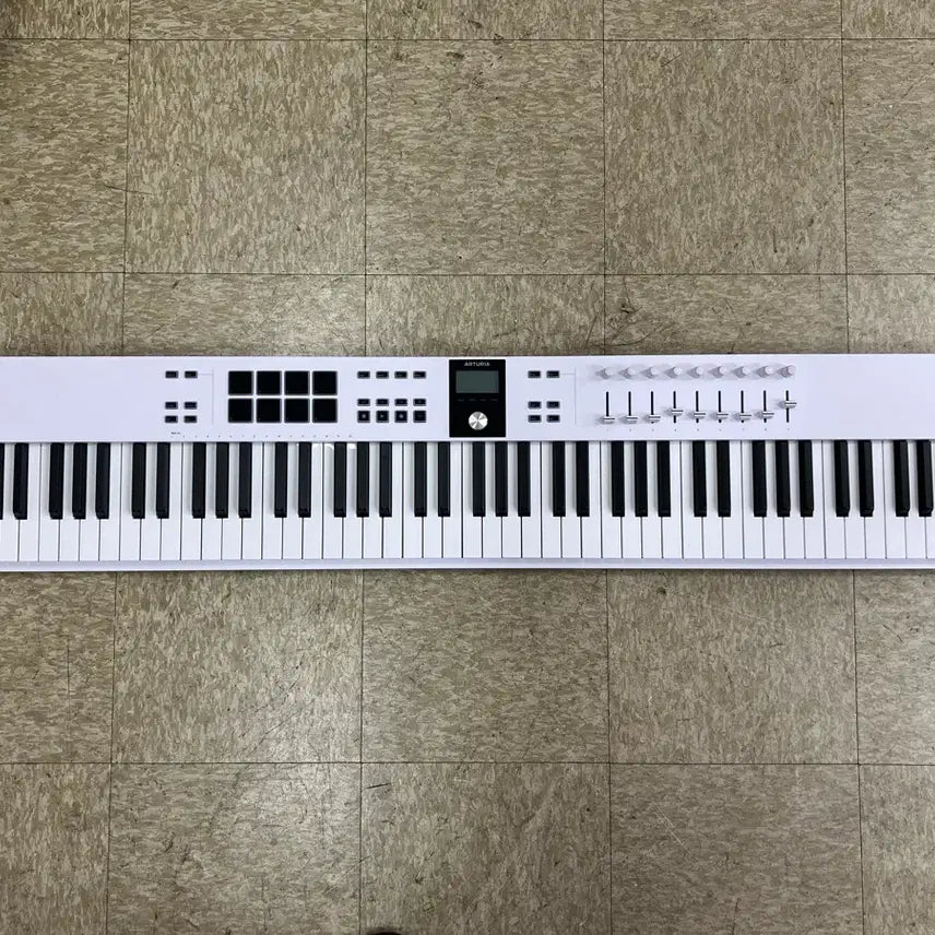 [BUNJANG] Arturia Keylab Essential 88 MK3 MIDI Keyboard Controller / ARTURIA Keylab Essential 88 MK3 / 아투리아 키랩 에센셜 미디 키보드 컨트롤러