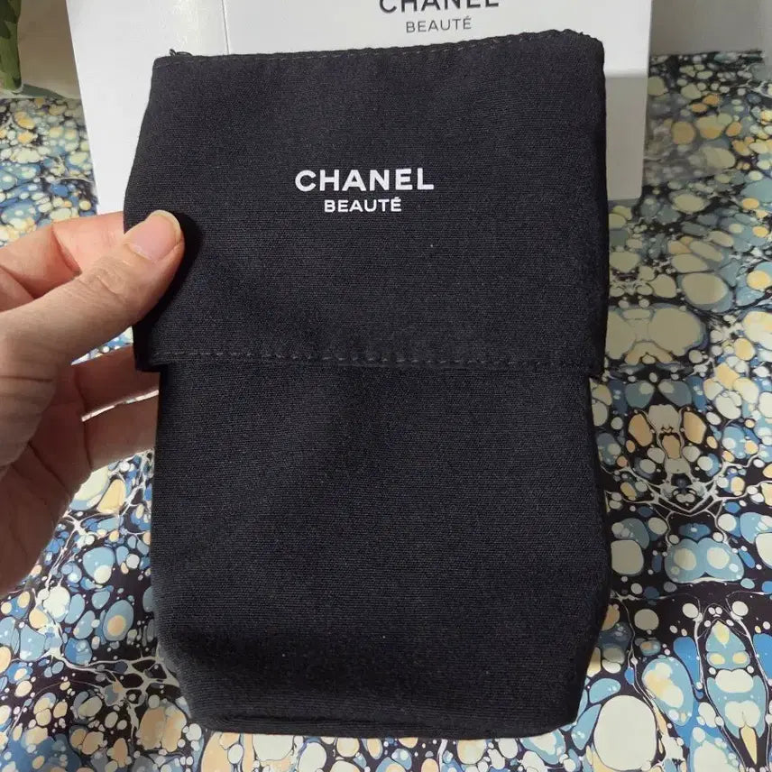 [BUNJANG] Chanel Beauty Cosmetic Pouch / 샤넬 부티 코스메틱 파우치