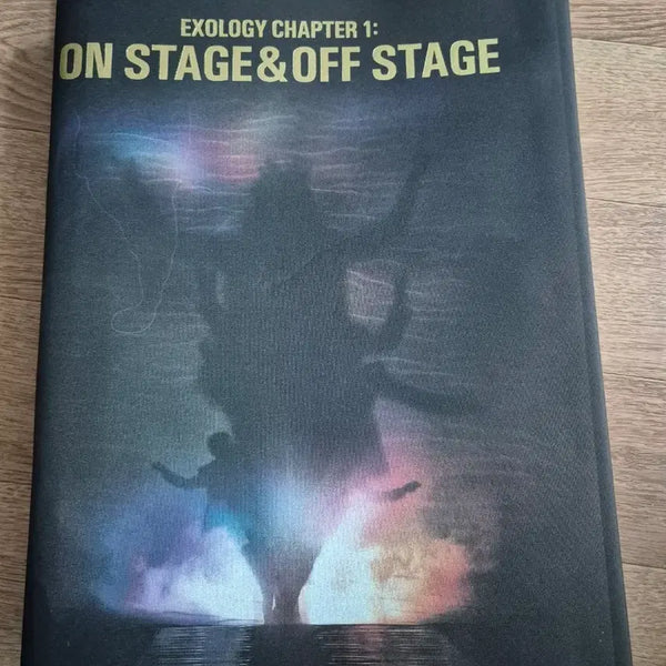 [BUNJANG] EXO EXOLOGY CHAPTER 1: ON STAGE & OFF STAGE Photobook Set / 엑소의 일상생활  book