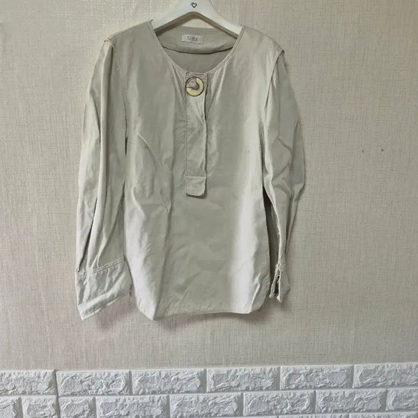 [BUNJANG] TIMELESS (TIME) Beige Button Detail Shirt / 타임 셔츠