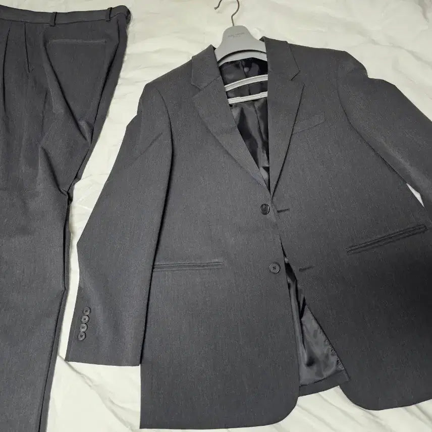 [BUNJANG] MUDIDI Oversized Blazer & Real Wide Belted Slacks Set (Charcoal Grey) / 무탠다드 오버핏 블레이저 리얼와이드 벨티드 슬랙스 차콜그레이