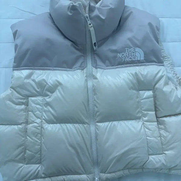 [BUNJANG] The North Face White Label Novelty Nuptse Down Vest Cream / 노스페이스 화이트 라벨 노벨티 눕시 다운 베스트 크림
