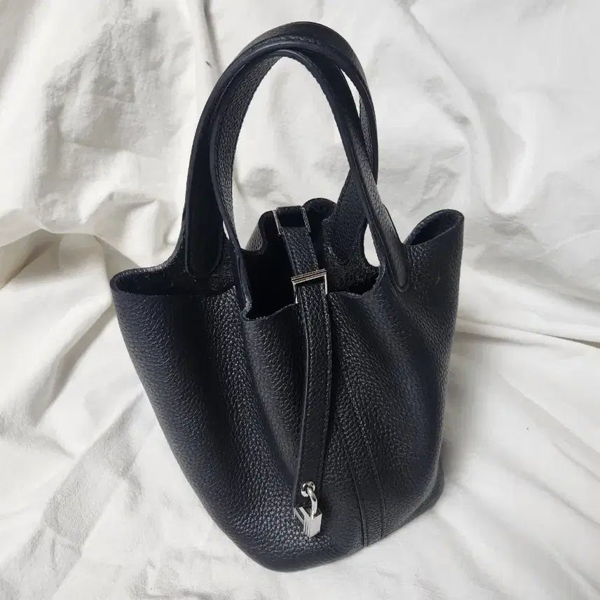 [BUNJANG] Genuine Leather Black Cube Tote Bag / 소가죽 블랙 큐브백