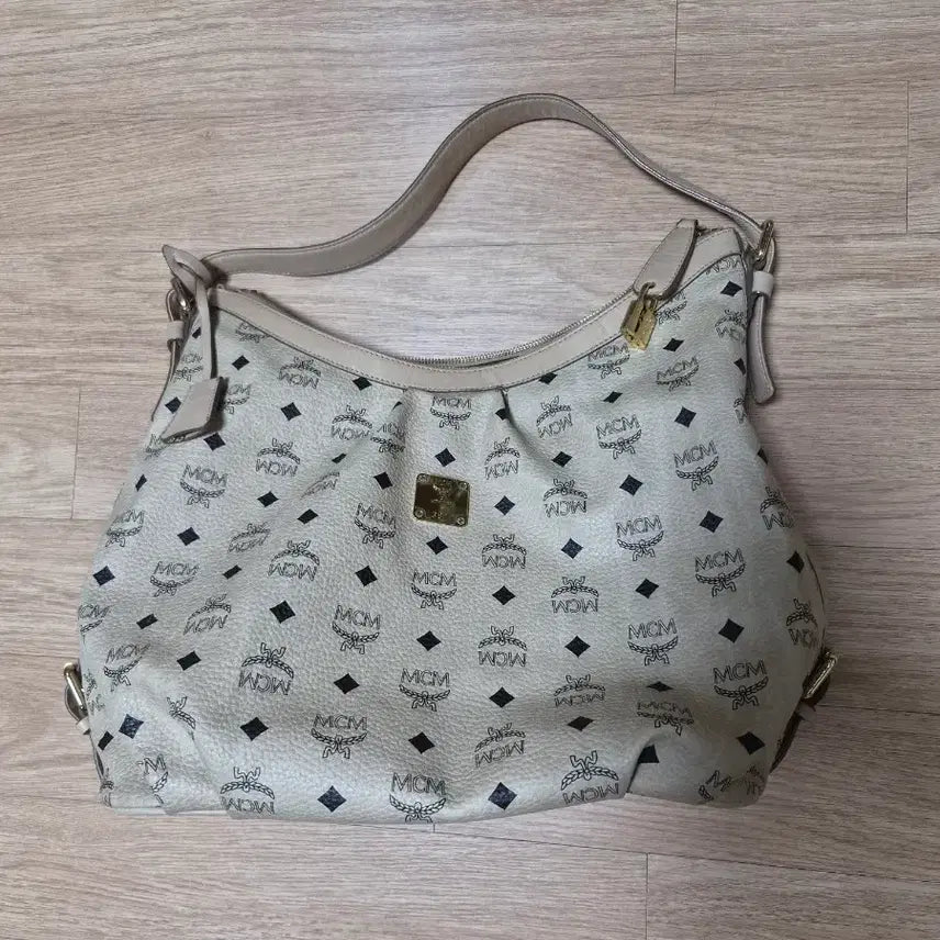 [BUNJANG] MCM Visetos Hobo Bag Beige / MCM 비세토스 호보백 베이지