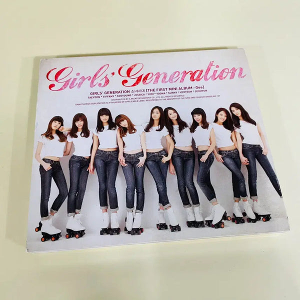 [BUNJANG] Girls' Generation (소녀시대) 1st Mini Album 'Gee' Digipak CD / [중고음반/CD] 소녀시대 Girls' Generation 1st 미니앨범 'Gee' 디지팩