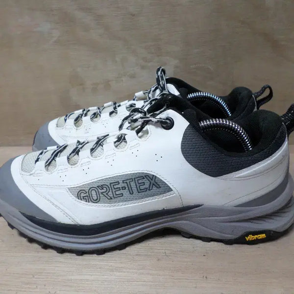 [BUNJANG] Kolon Sport Gore-Tex Trekking Shoes / 후루룩구제3 250 코오롱스포츠 고어텍스 트레킹화 운동화 260809