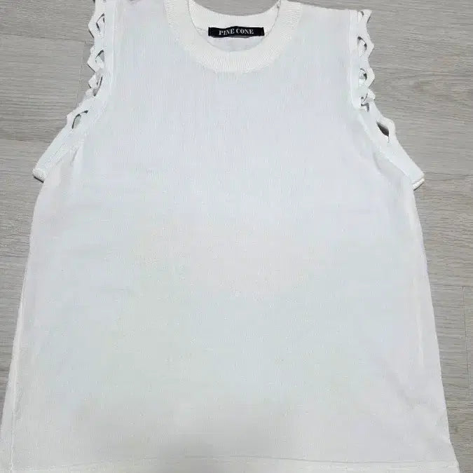 [BUNJANG] Pine Cone Sleeveless Knit White / PINE CONE 민소매 니트 화이트