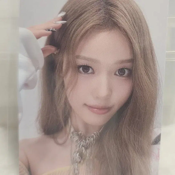 [BUNJANG] IZNA Debut Pop-up Tin Case Photocard Jungsebi / 이즈나 데뷔 팝업 틴케이스 포카 강아지 정세비