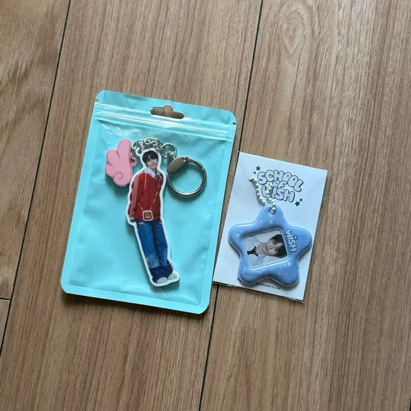 [BUNJANG] NCT WISH Riku School of Wish Wing Keychain & ID Photo Holder Bundle Set (Unsealed) / 엔시티 위시 리쿠 일투 날개 키링 스쿨오브위시 증사 키링 개봉 양도