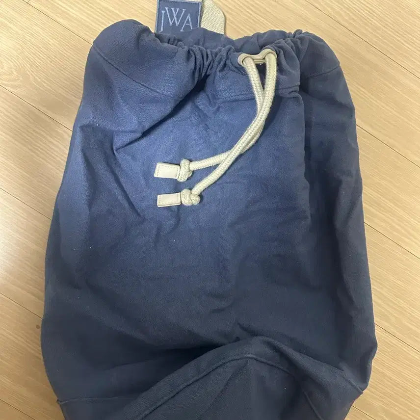 [BUNJANG] Uniqlo JW Anderson Shoulder Bag Navy / 유니클로JW앤더슨 숄더백 네이비