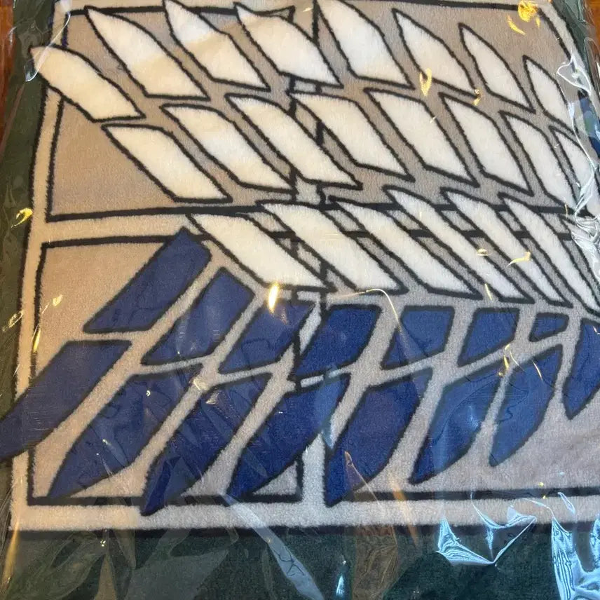 [BUNJANG] Frank Burger x Attack on Titan Survey Corps Cloak Blanket (Sealed) / 프랭크버거 x 진격의거인 조사병단 망토 담요 (미개봉)