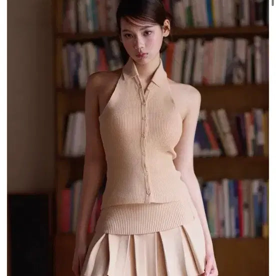 [BUNJANG] KINDAMI Halter Pleats Skirt Set - Light Beige / 새상품셋업가) 카인다미 홀터나시 플리츠치마셋업 연베이지