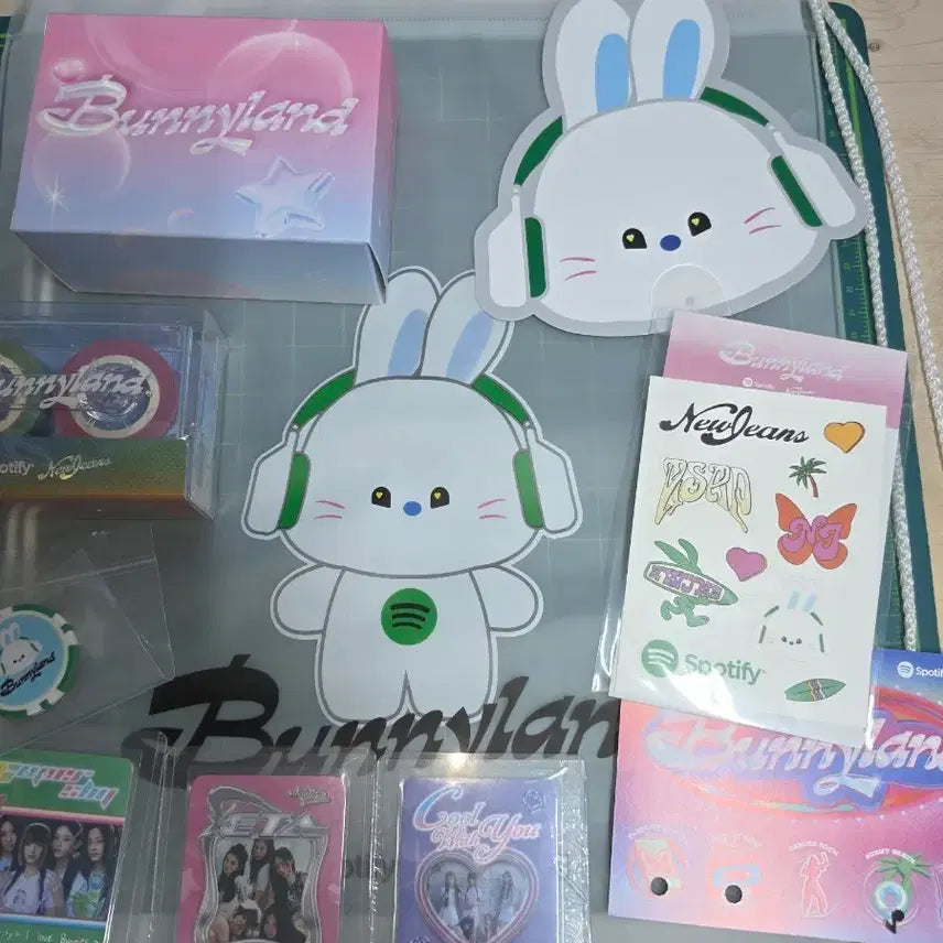 [BUNJANG] NewJeans Bunnies' Wonderland Bundle Set / 뉴진스 버니즈랜드 굿즈 일괄