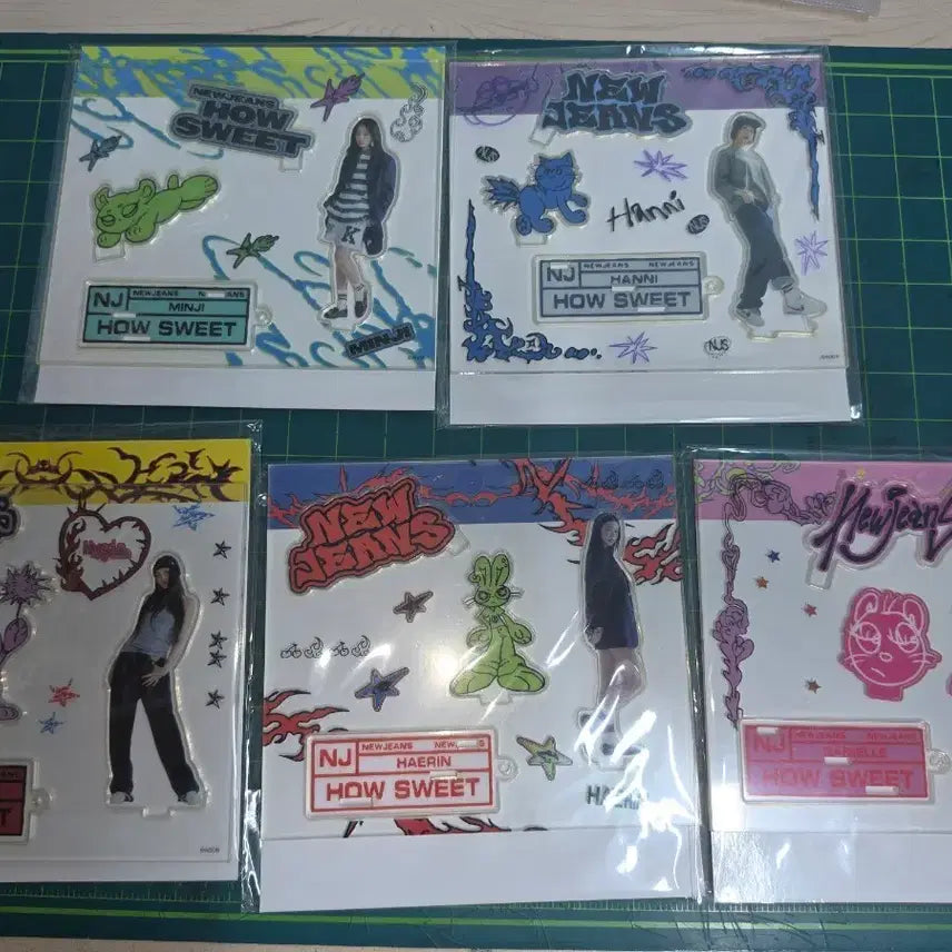 [BUNJANG] NewJeans How Sweet Acrylic Stand / (마지막 가격인하)뉴진스 하우 스윗 아크릴 스탠드