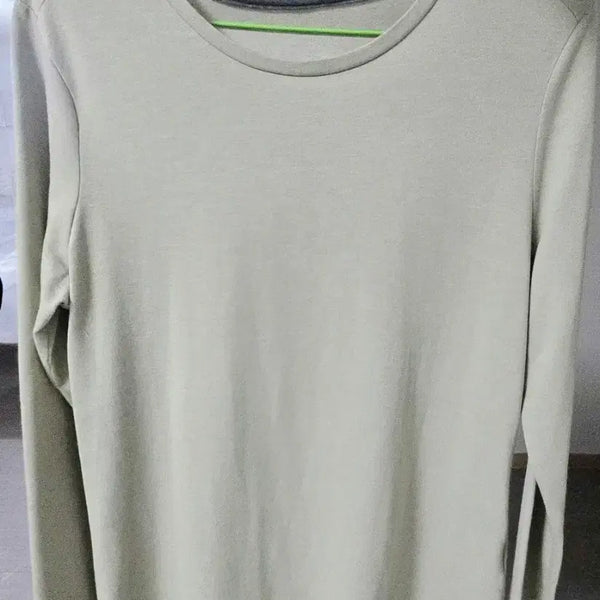 [BUNJANG] Olive Green Long Sleeve T-Shirt / 은은한 올리브색 긴팔 티셔츠