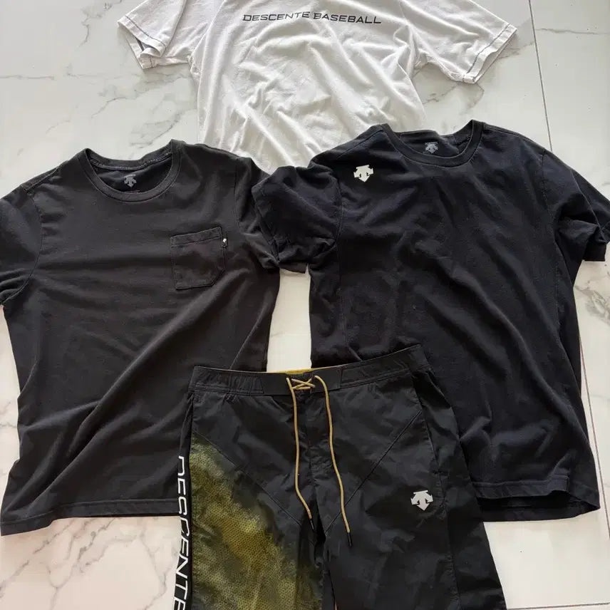 [BUNJANG] Descente 3 T-Shirts & 1 Shorts Set / 데상트 반팔티 3장,반바지 1장 세트 100사이즈
