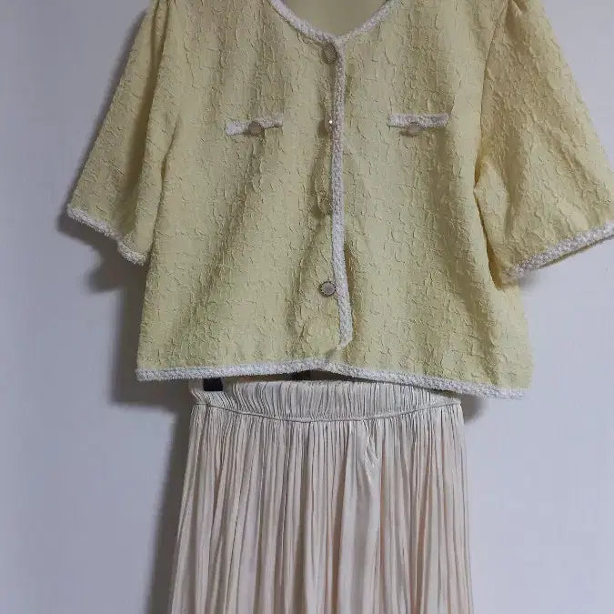 [BUNJANG] Yellow Tweed Jacket - Size 77 - New / 노란 트위드자켓 77 새상품