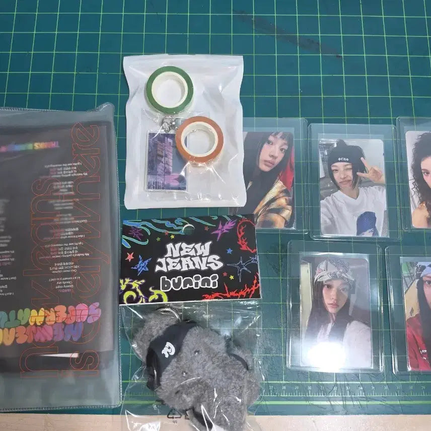 [BUNJANG] NewJeans Supernatural Concert Goods Bundle Set / (마지막 가격인하)뉴진스 슈퍼네츄럴 공방 굿즈 일괄