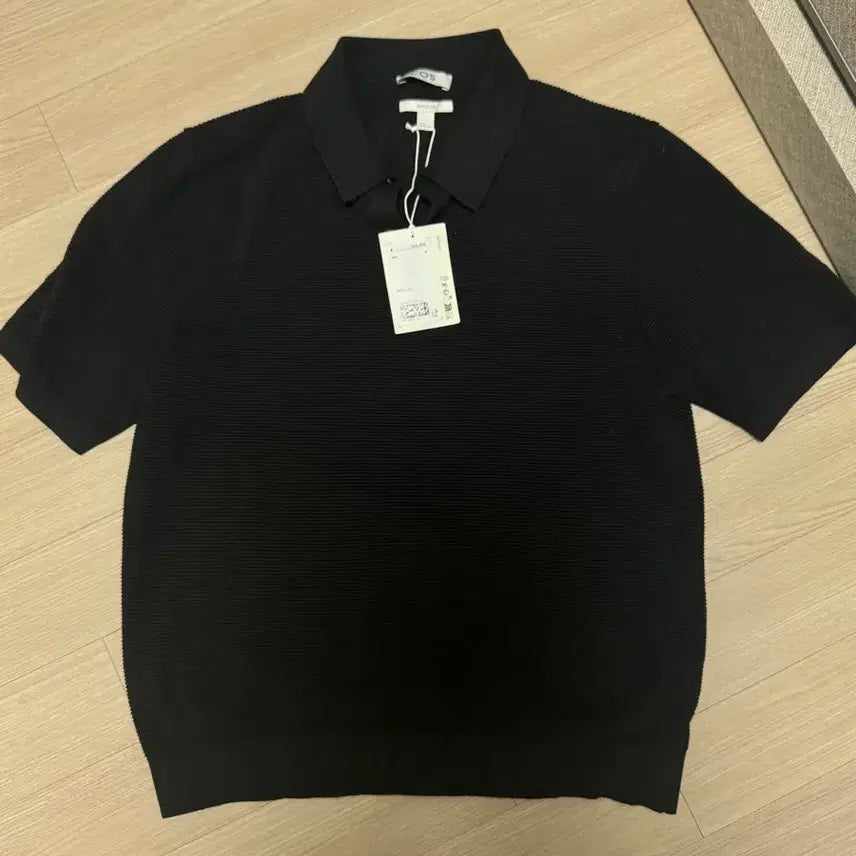 [BUNJANG] COS Pleated Collar Short Sleeve T-Shirt Black / COS 플리츠 카라 반팔 티셔츠 블랙