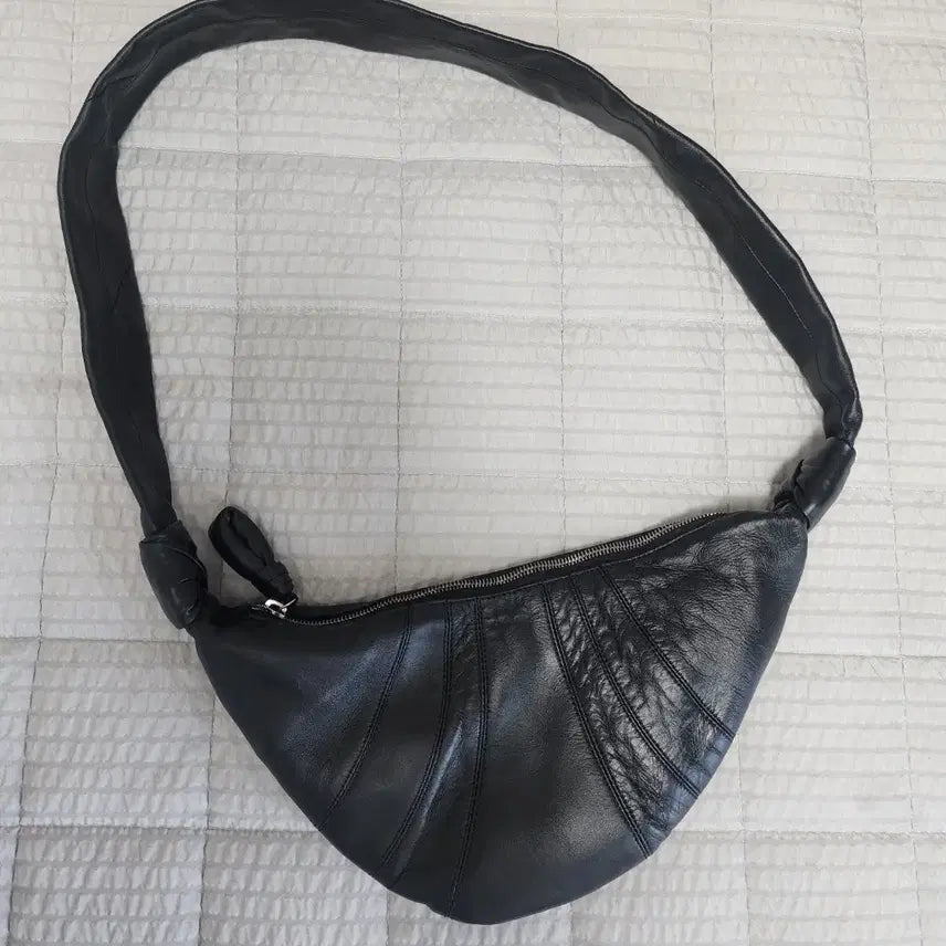 [BUNJANG] Lemaire Croissant Small Bag (Black Dyed) / 르메르 크루아상 스몰