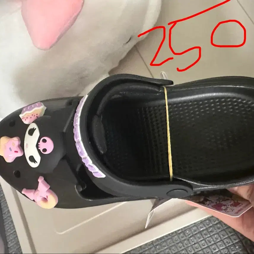 [BUNJANG] Kuromi Black Sandals (Size 250) / 쿠로미 샌들 검정 250
