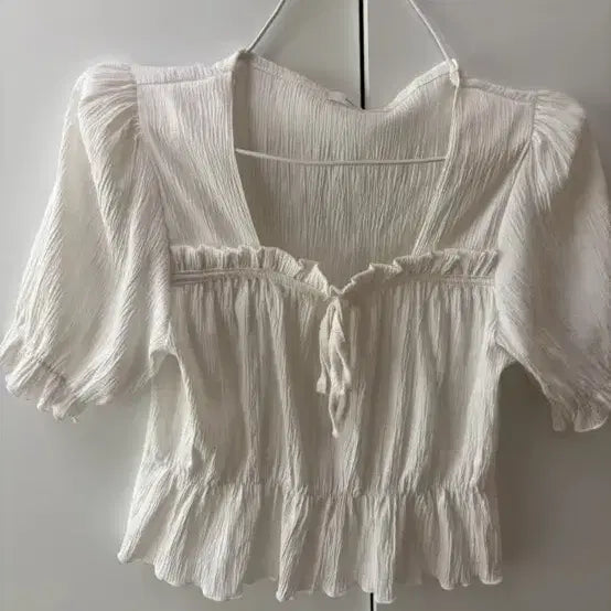 [BUNJANG] White Square Neck Puff Sleeve Blouse / 화이트 스퀘어넥 퍼프 블라우스 반팔 에이블리