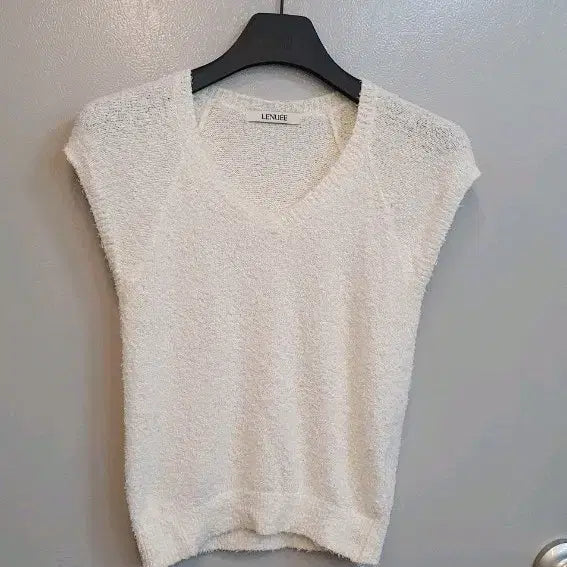 [BUNJANG] Renoi V-Neck Knit Sweater / 르누이 브이넥니트 프리